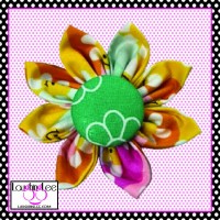 Happy Daisies Mint Collar Flower